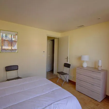 Ajaccio: Climatise 4 Pieces, 6 Couchages, Centre-ville - Fr-1-61-509 *