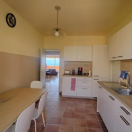 Ajaccio: Climatise 4 Pieces, 6 Couchages, Centre-ville - Fr-1-61-509 דירה